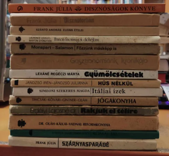 14 szakácskönyv: Disznóságok könyve; Disznótorban; Eleink ételei; Francia finomságok dióhéjban; Főzzünk másképp is; Gasztronómiánk krónikája; Gyümölcsételek; Hús nélkül; Itáliai ízek; Jógakonyha; Rakjuk el télire; Reformko Vedd meg most