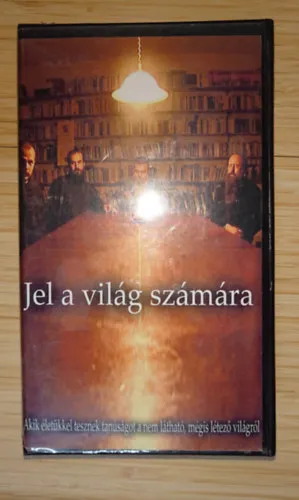 Jel a világ számára - Akik életükkel tesznek tanúságot a nem látható mégis létező világról Akciós ár