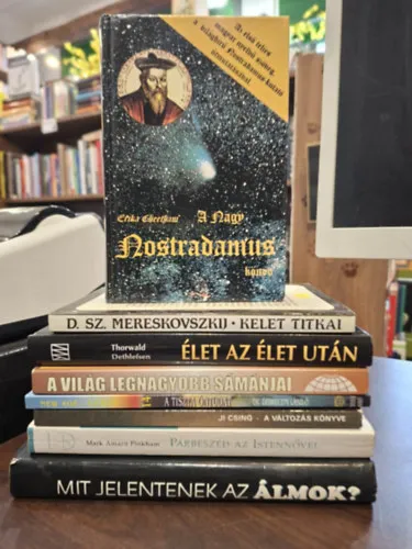 8 db-os ezotéria KÖNYVMENTŐ AJÁNLAT: A nagy Nostradamus könyv, Kelet titkai Egyiptom - Ozirisz Menekülés Egyiptomba, A Föld mennyei ujjongása, Babilon - Tammúz A bölcsek imádása, A megsebzett nőstény, Élet az élet után, A világ le Legkelendőbb