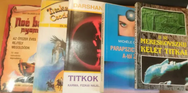 Biztonságos vásárlás 5 db ezotéria: Kelet titkai; Parapszichológia A-tól Z-ig; Titkok titka (Karma, fizikai halál, lélekvándorlás); Titokzatos erők, Csodás esetek; Noé bárkája nyomában (Az ötezer éves rejtély megoldódik)