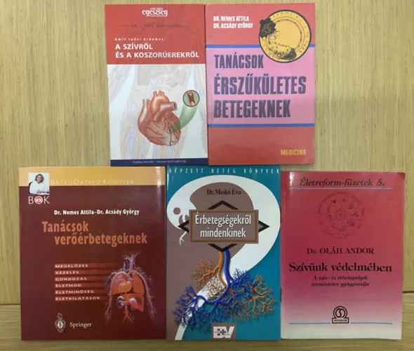 Legjobb ár 5 db könyv a szívről és az érrendszeri betegségekről - Tanácsok verőérbetegeknek, Érbetegségekről mindenkinek, Szívünk védelmében, Tanácsok érszűkületes betegeknek, Amit tudni érdemes: A szívről és a koszorúerekről