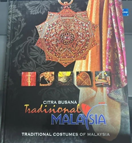 The Image of Traditional Malaysian Fashion (Malájzia hagyományos öltözködése) Akciós ár
