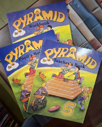Szuper akció Pyramid Pupil's Book 5. + Pyramid Workbook 5. + Teacher's Book