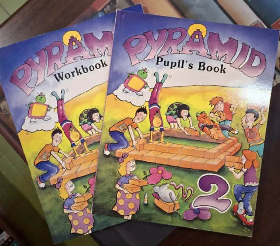 Gyors kiszállítás Pyramid Workbook 2. + Pyramid Pupil's Book 2.